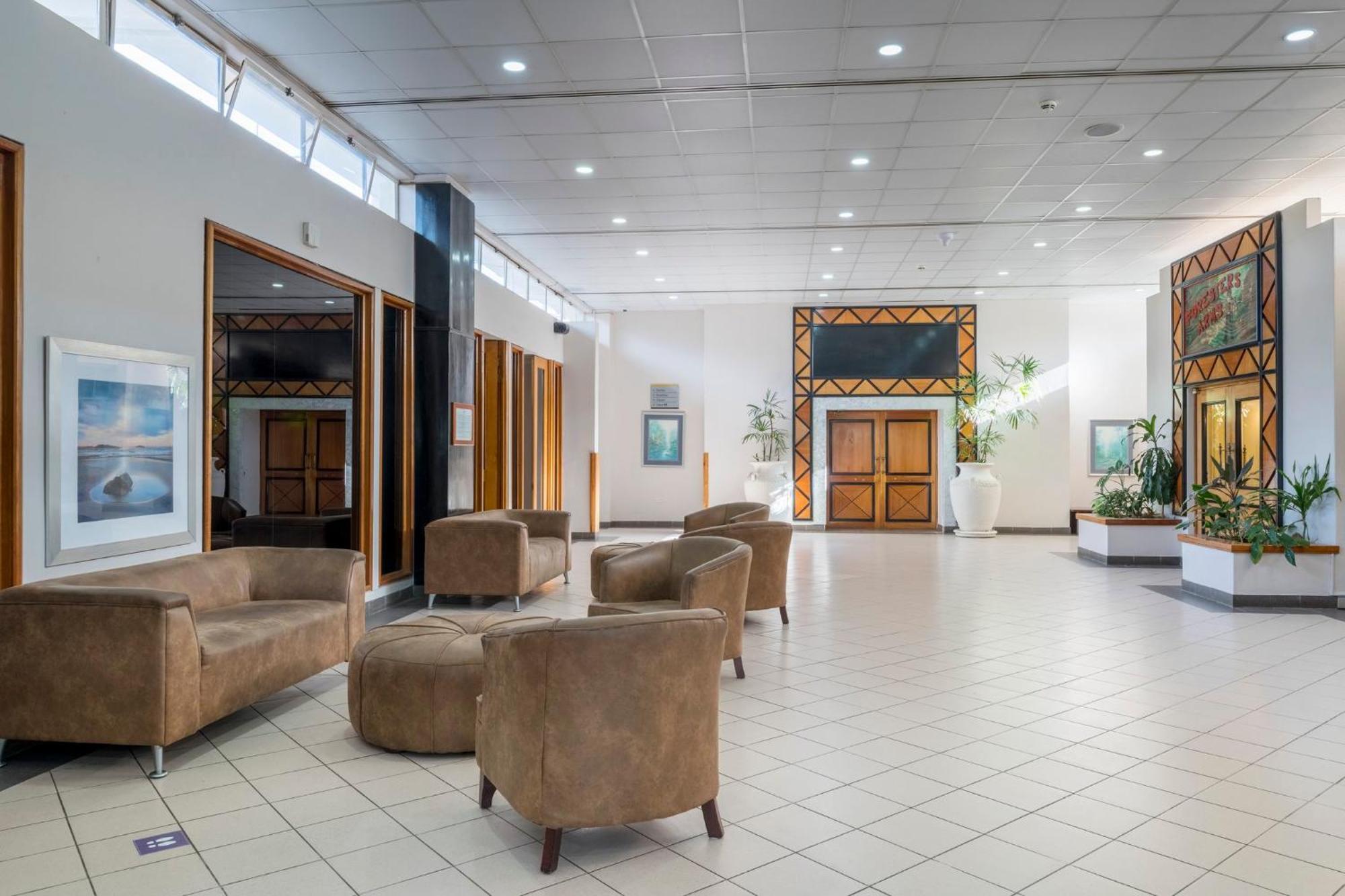 Holiday Inn - Mutare By Ihg Экстерьер фото